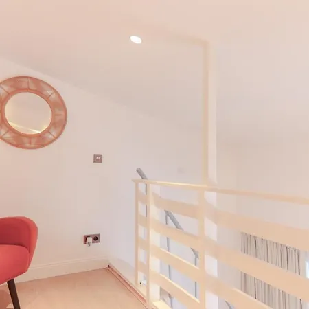 Loft 4 - Center - 2-room Mezzanine Apartmán *